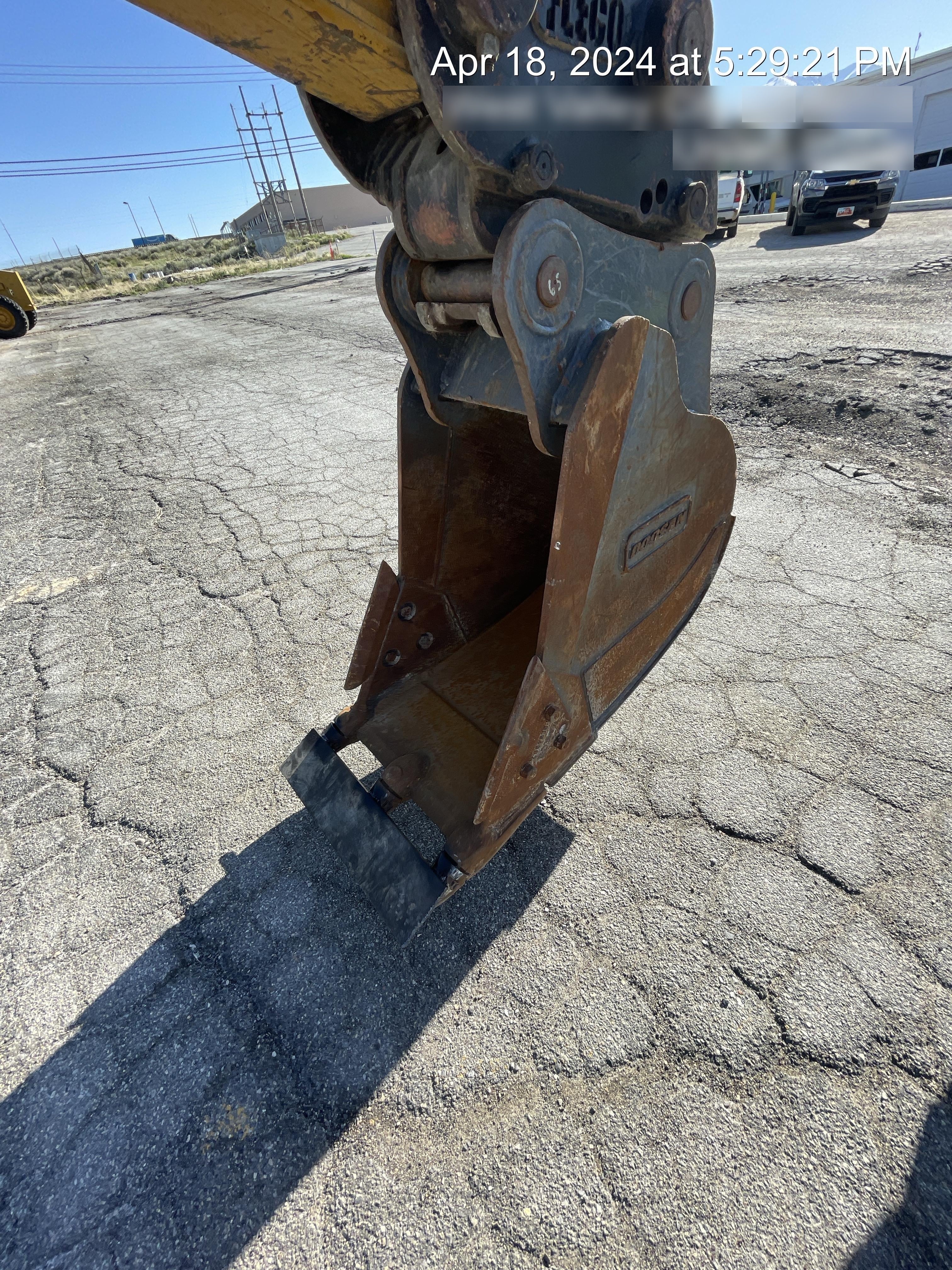 2020 DOOSAN 24" Bucket-Doosan