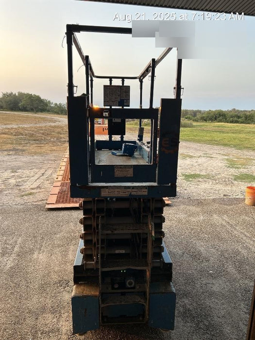 2018 Genie GS-3232 Genie GS3232 Lift w/Folding Rails and Swing Gate