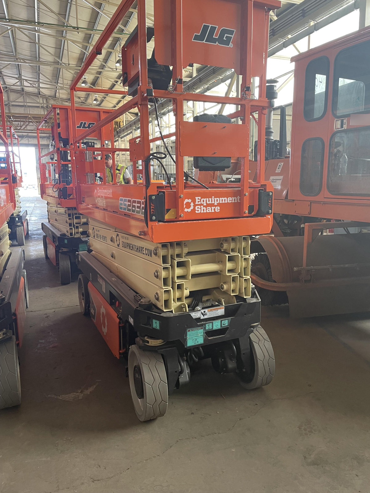 2022 JLG ES2632