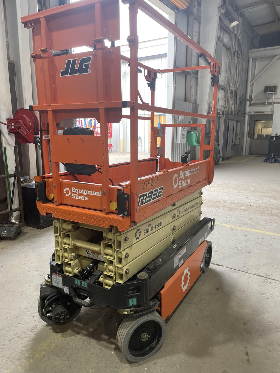 2022 JLG R1932