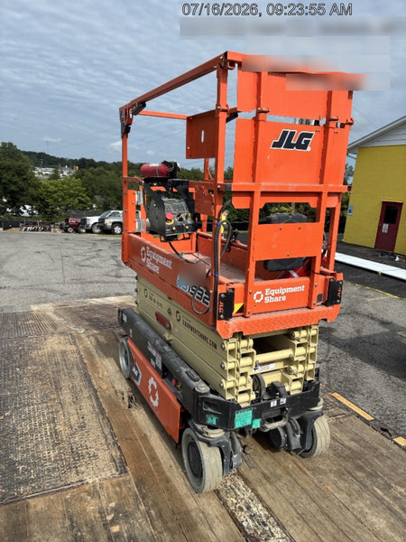2022 JLG ES1932