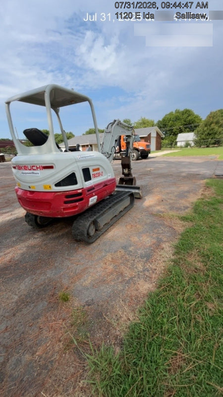 2022 TAKEUCHI TB235-2R