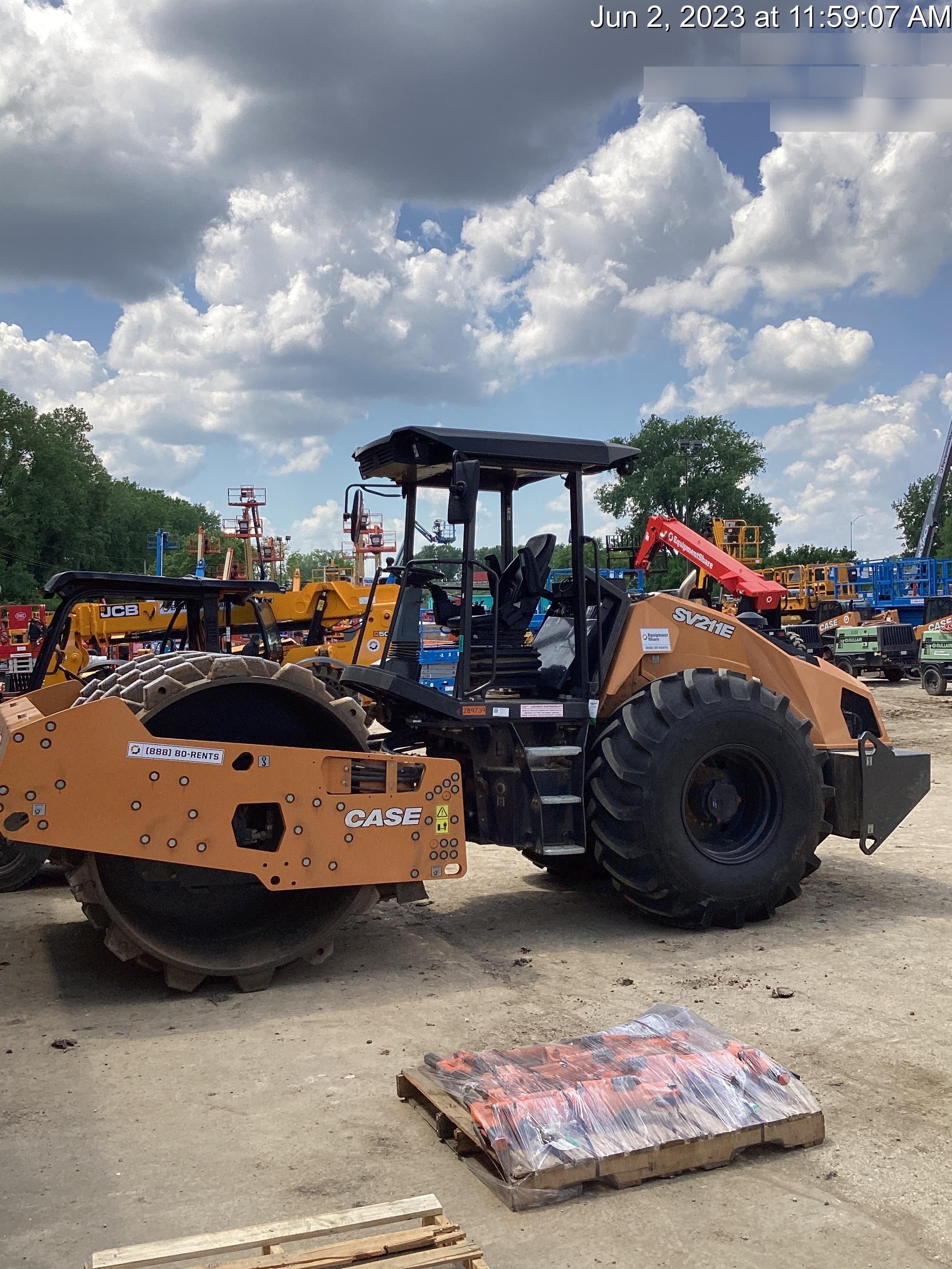 2023 CASE SV211E