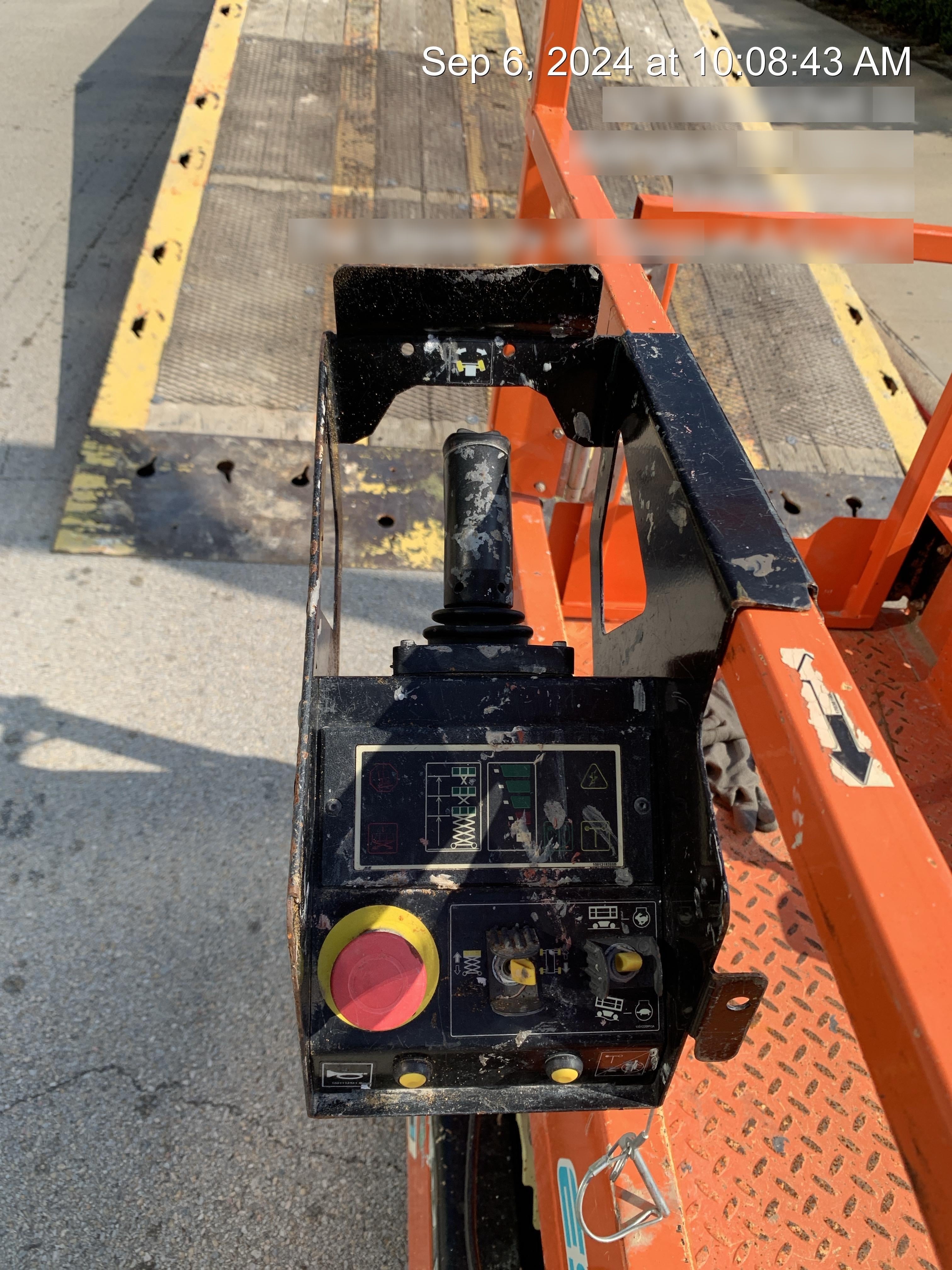 2021 JLG ES1330L
