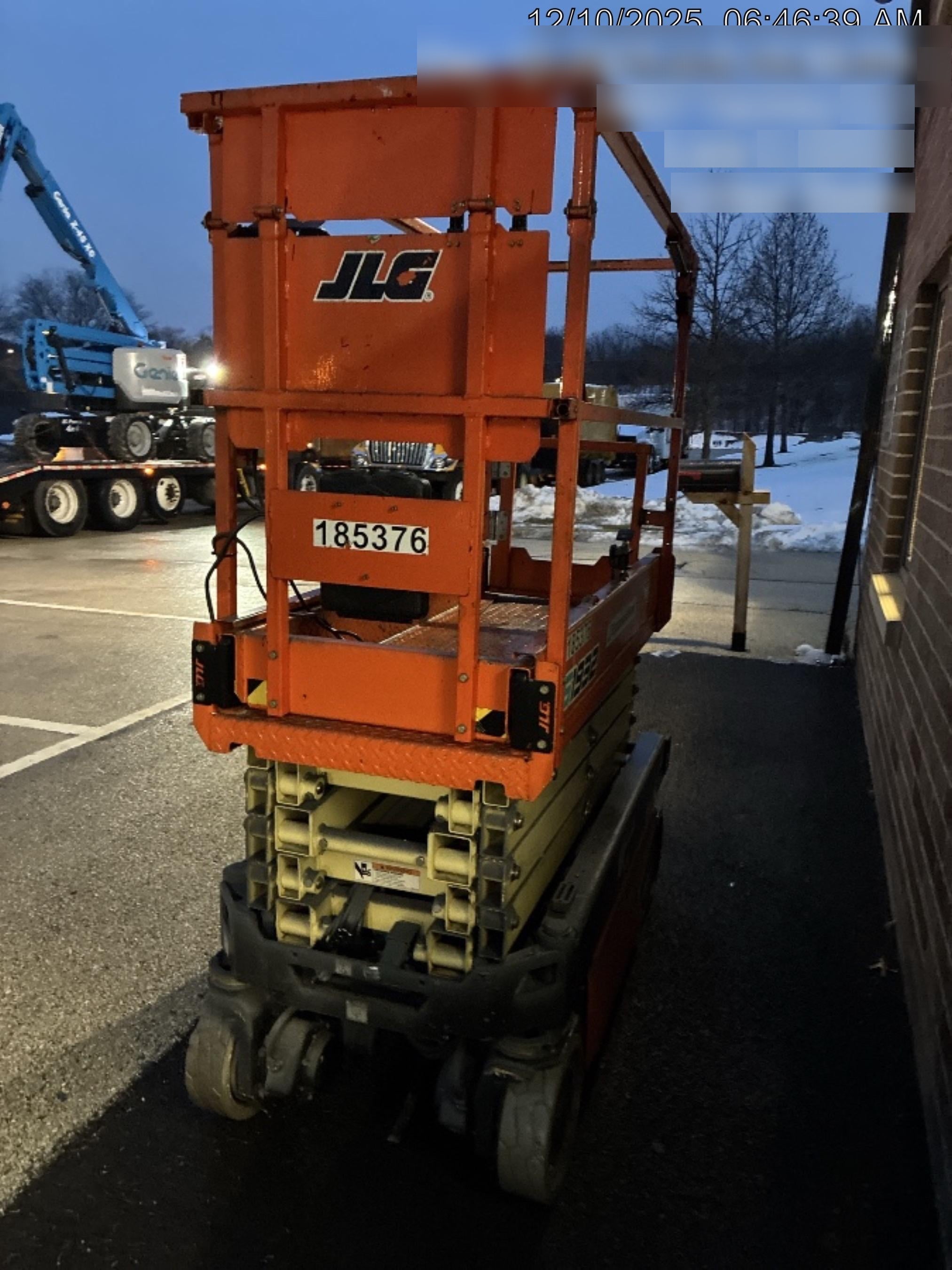 2021 JLG ES1932