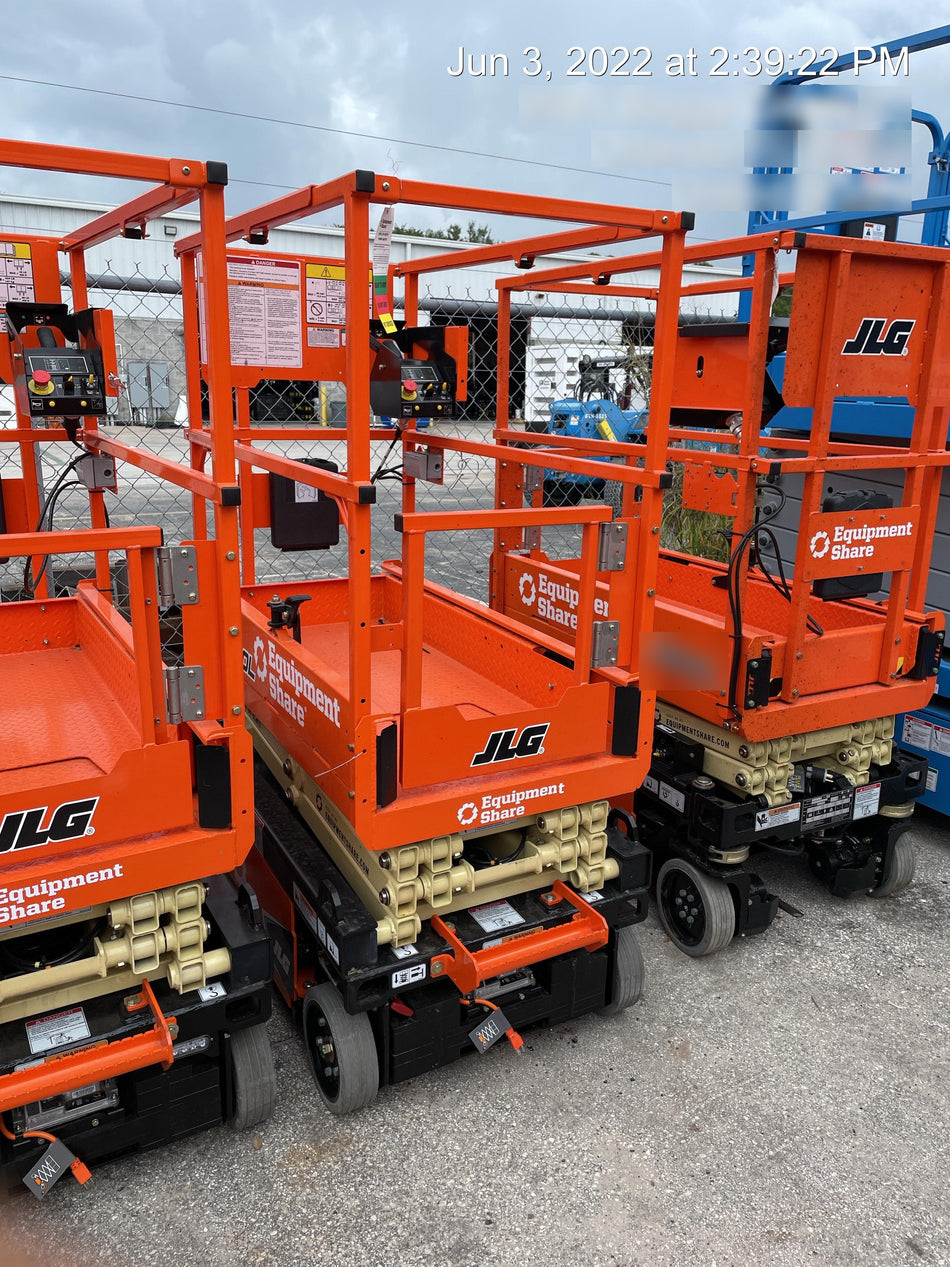 2022 JLG ES1330L