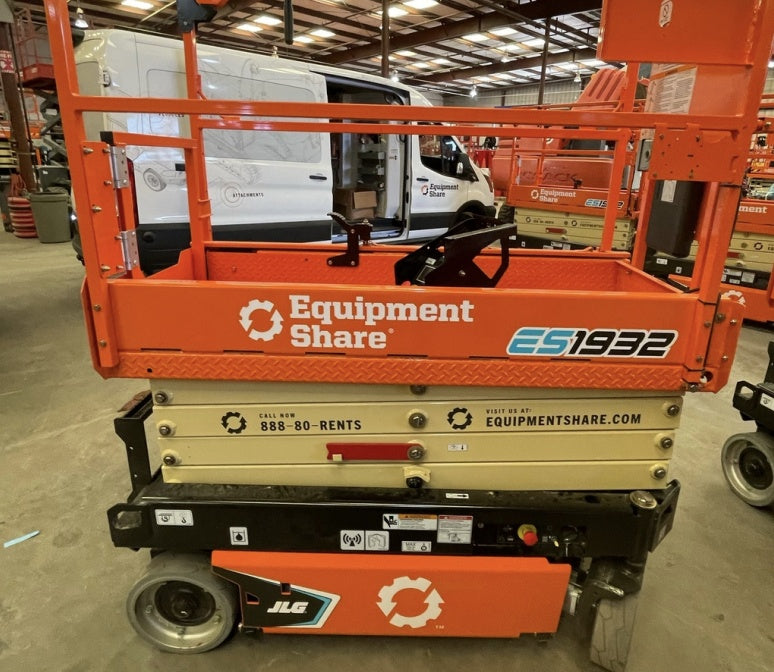2024 JLG ES1932