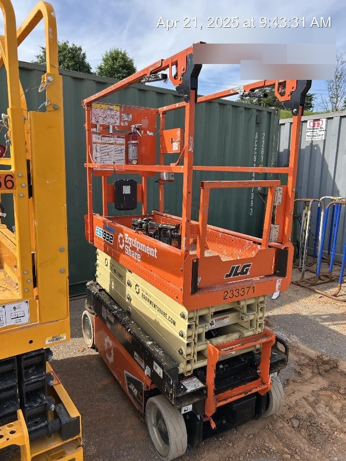 2022 JLG ES1932