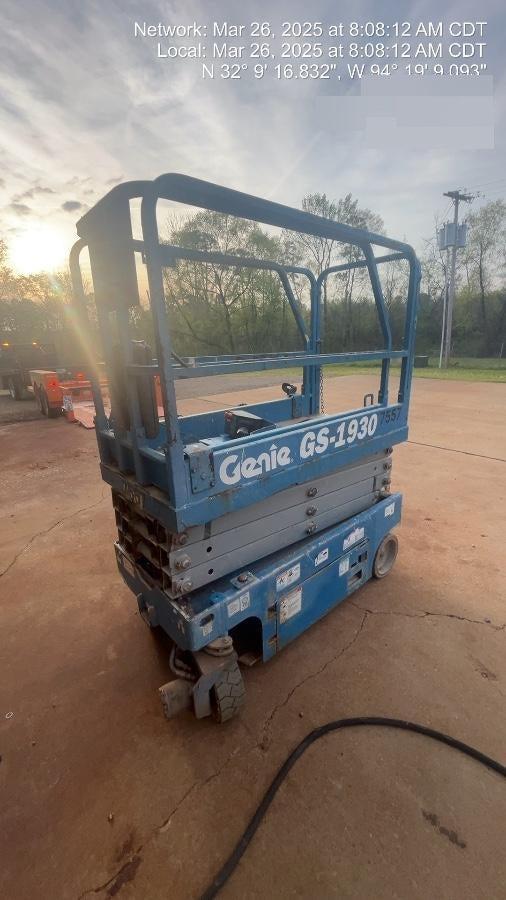 2017 Genie GS-1930 Genie GS-1930 Lift w/Fixed Rail and Chain Entry