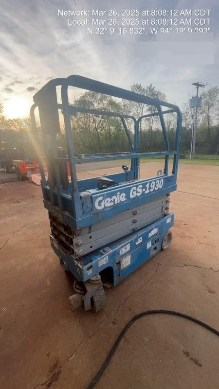 2017 Genie GS-1930 Genie GS-1930 Lift w/Fixed Rail and Chain Entry
