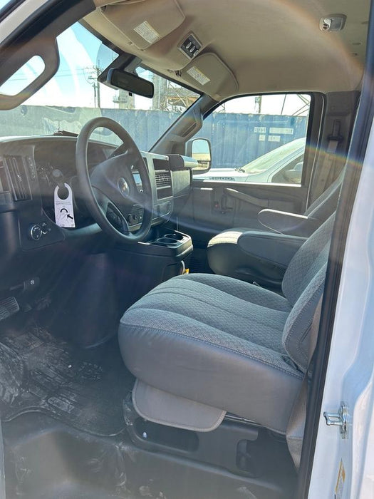2025 CHEVROLET Express Van - Rental
