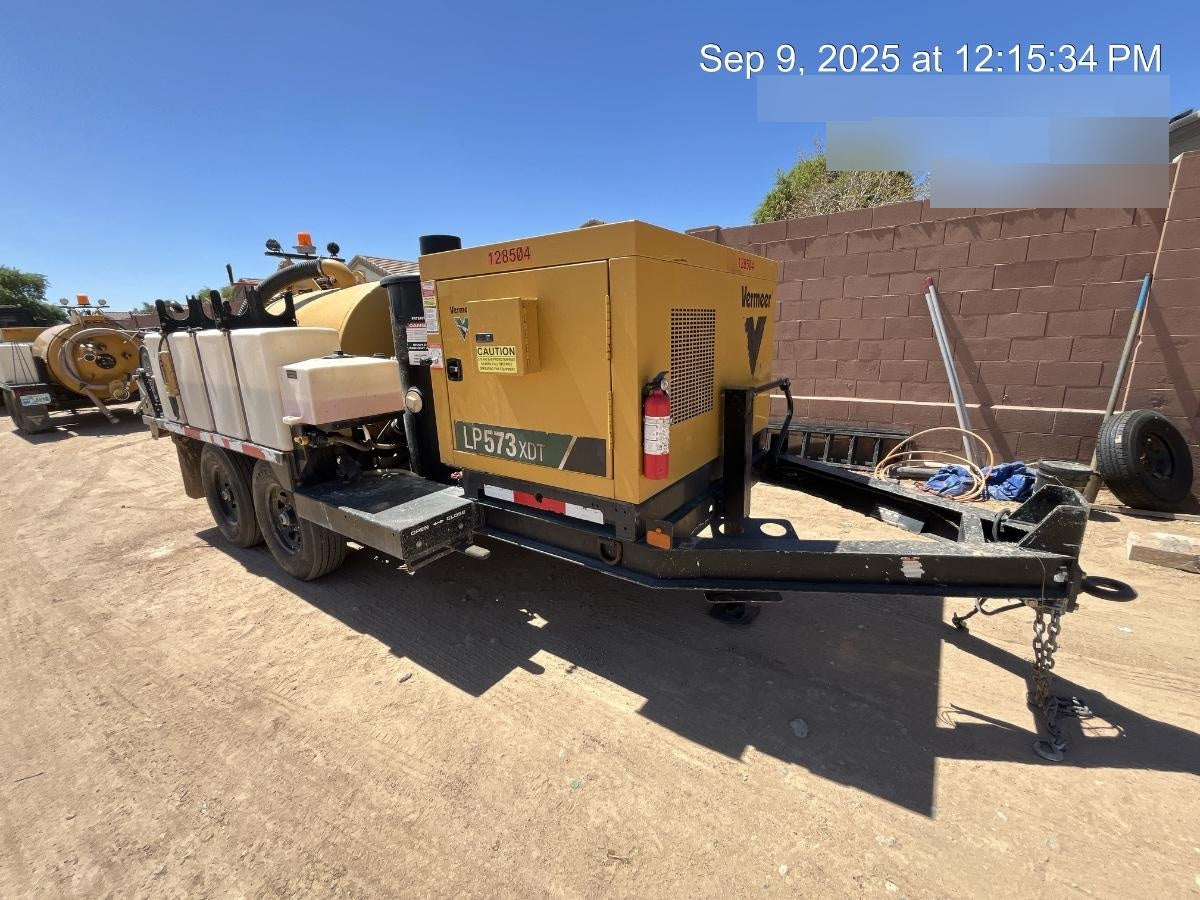 2020 Vac-Tron LP573XDT Tier 4 Kohler Diesel Engine, 500 Gallon Debris Tank w/ Hydraulic Tilt, two (2) 100 Gallon Water Tanks, Low Profile Torsion Axles (12,000 GVWR), Manual Jack Trailer