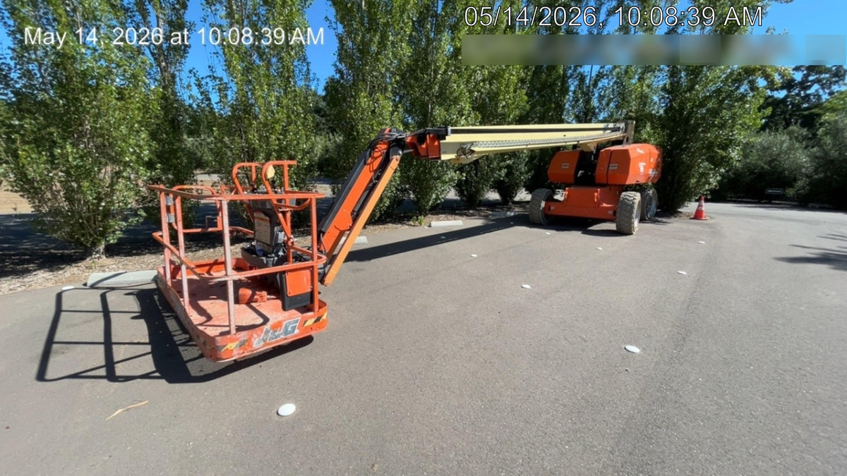 2023 JLG 860SJ