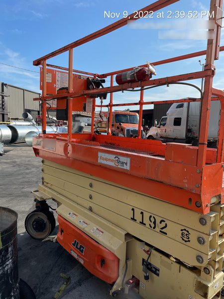 2016 JLG 3246ES