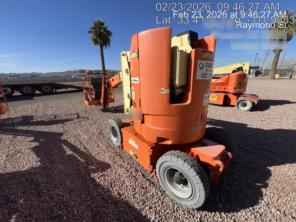 2019 JLG E300AJP