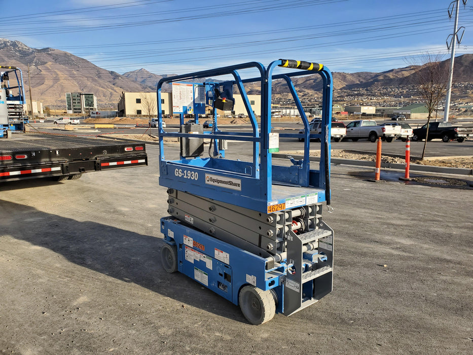 2019 Genie GS-1930 Fixed rails with chain Entry