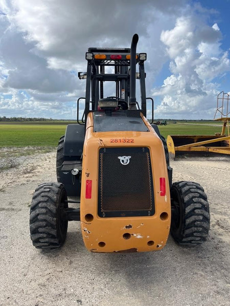 2023 CASE 588H