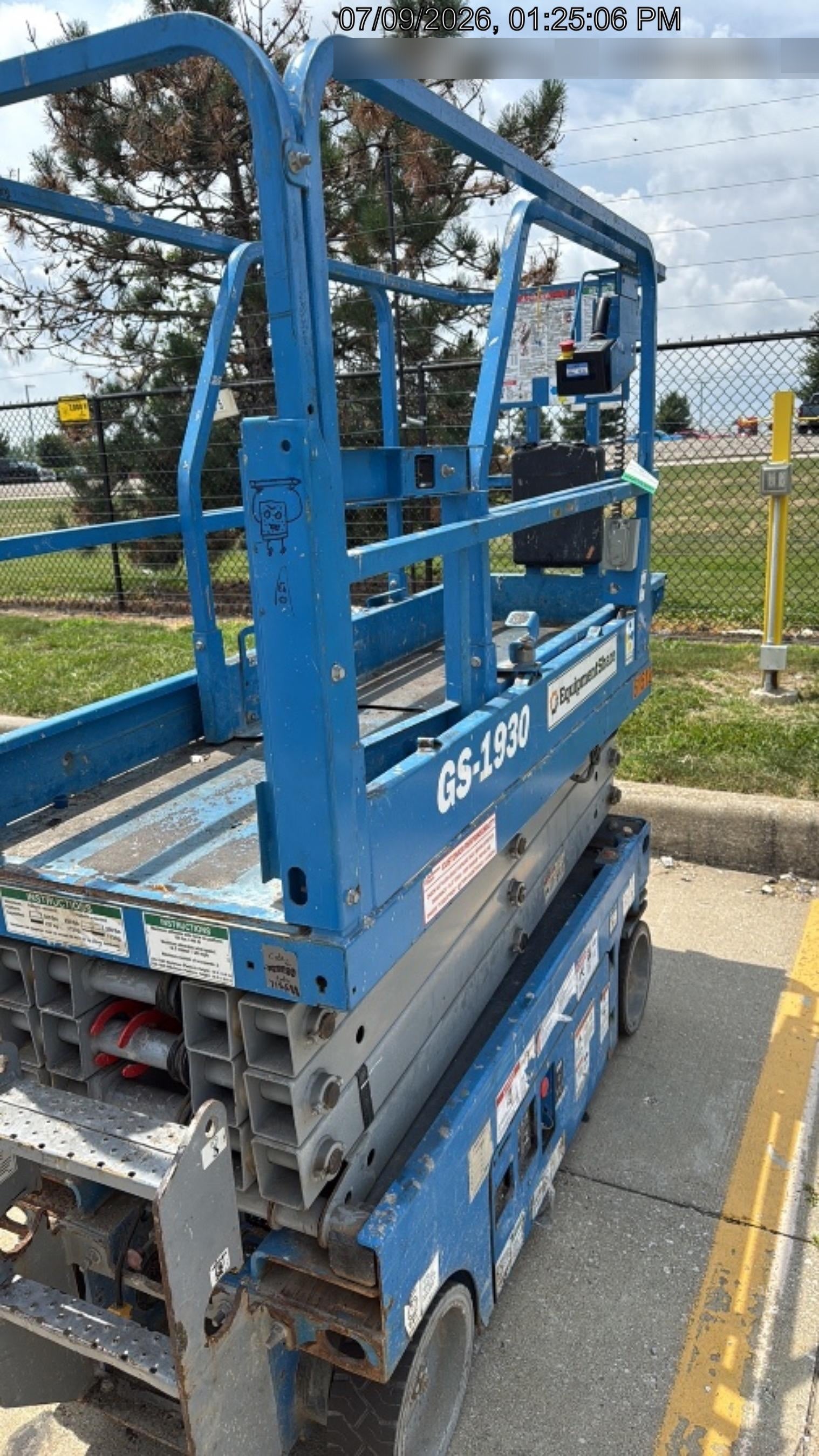 2020 Genie GS-1930 Solid Non Marking Tires, Beacon, Folding rails with half height swing gate