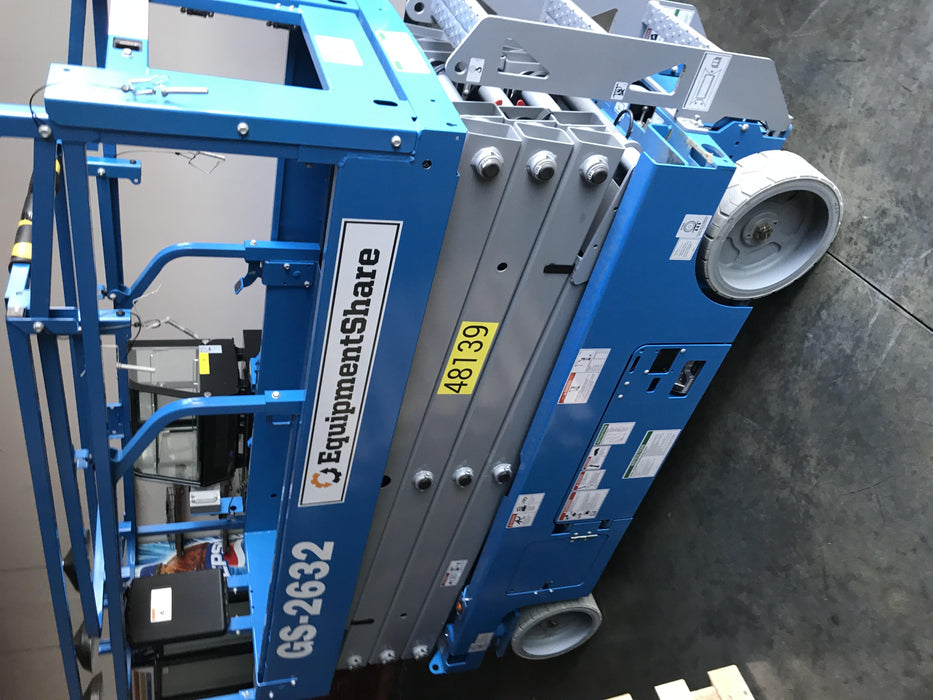 2019 Genie GS-2632 Folding rails with half height swing gate