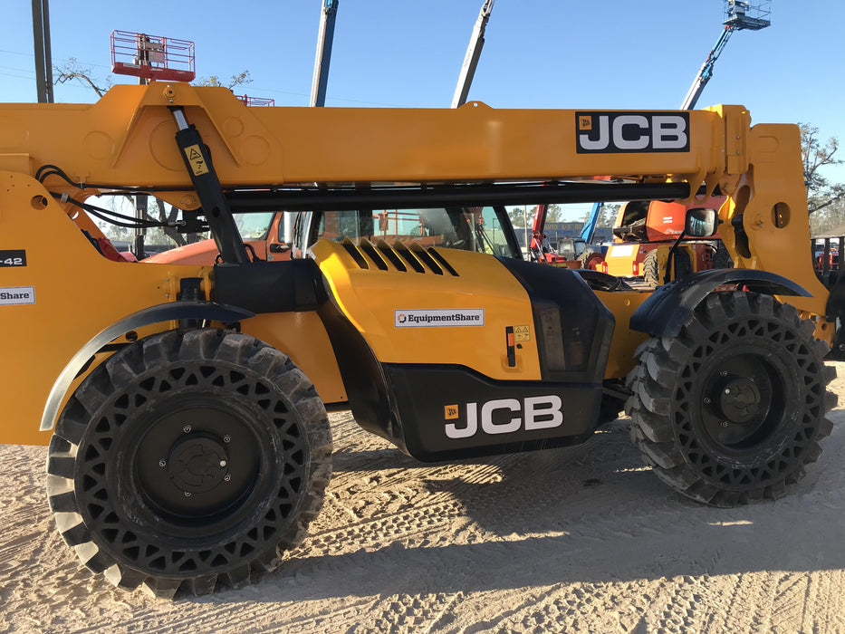 2020 JCB 509-42 Cab/Heat/Air, Solid Tires, Work Lights, Beacon, Aux Hydraulics, Back up Alarm, Lifting Eye, ES Decals
