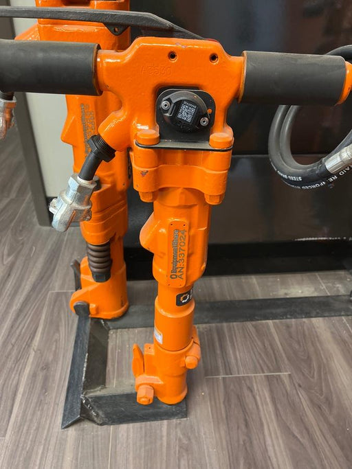 2023 MICHIGAN PNEUMATIC ES-TPB30-1-TRACKER