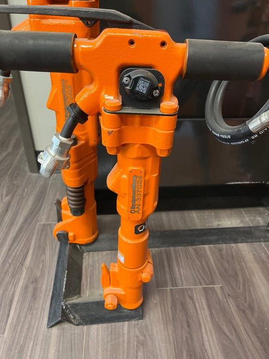 2023 MICHIGAN PNEUMATIC ES-TPB30-1-TRACKER