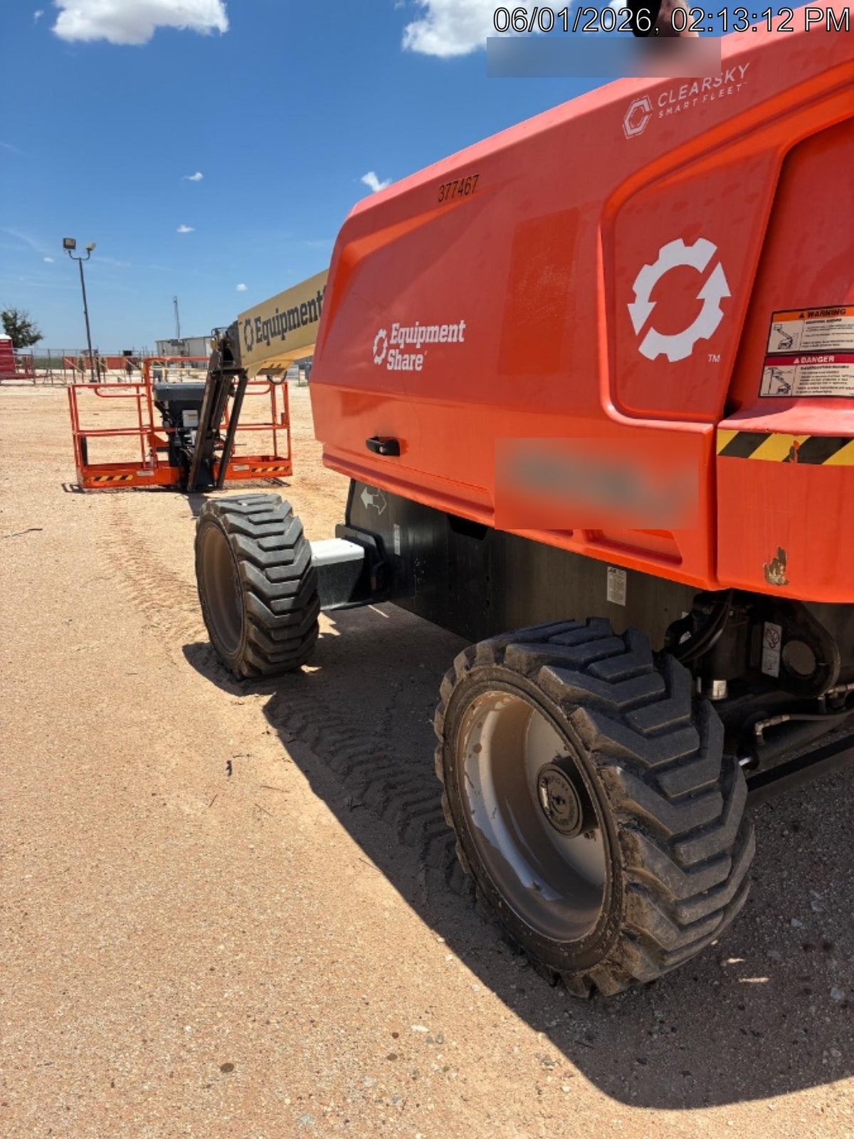 2023 JLG 660SJ