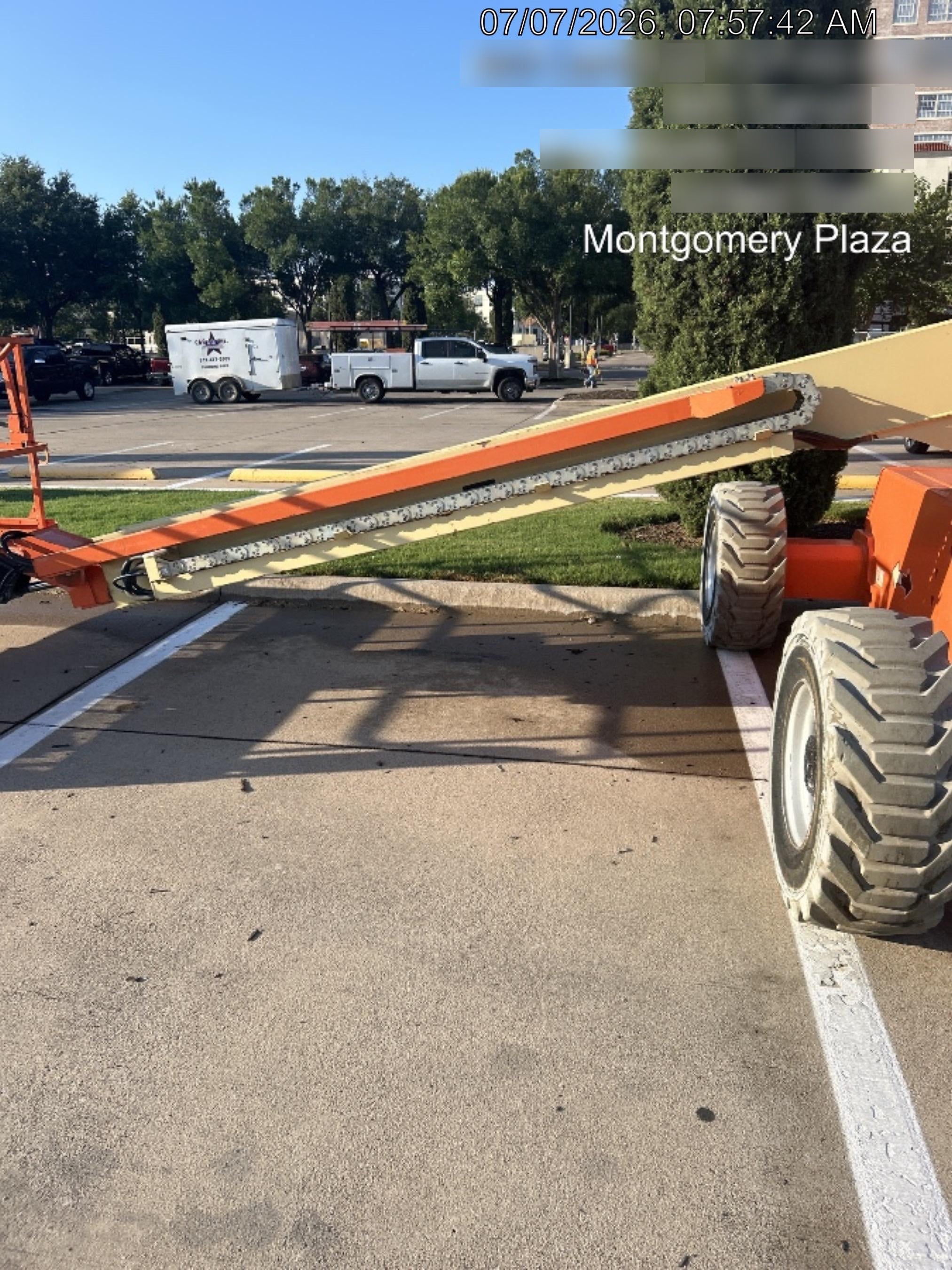 2021 JLG 400S