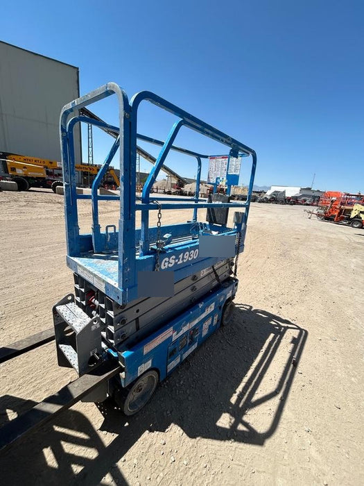 2019 Genie GS-1930 Fixed rails with chain Entry