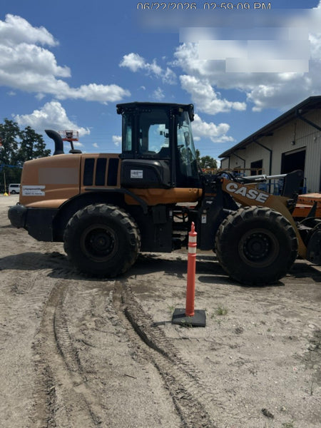 2022 CASE 621G