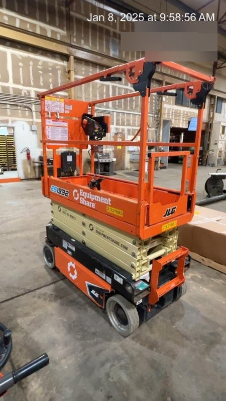 2022 JLG ES1932