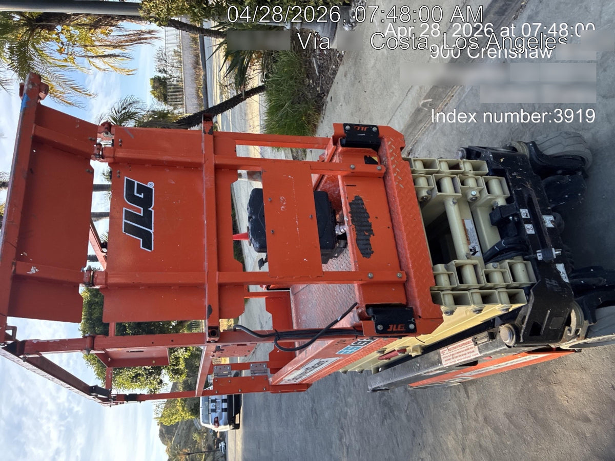 2021 JLG ES1932