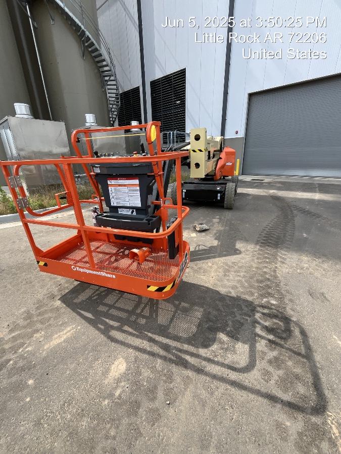 2025 JLG E450AJ