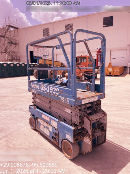 2017 Genie GS-1930 Genie GS-1930 Lift w/Fixed Rail and Chain Entry