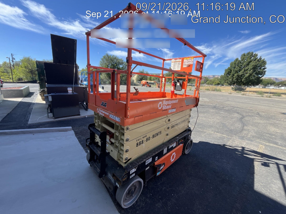 2025 JLG ES3246
