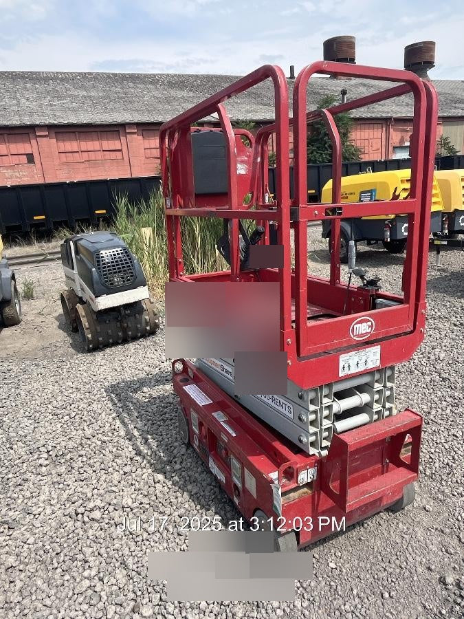2019 MEC 1330SE MEC 1330SE w/ES Track Hardware, Full Extended 2 Year Warranty