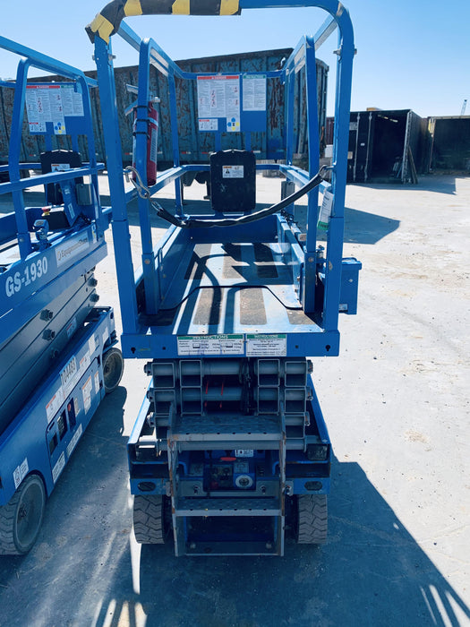 2020 Genie GS-1930 Fixed rails with chain entry gate - Pre A92.20