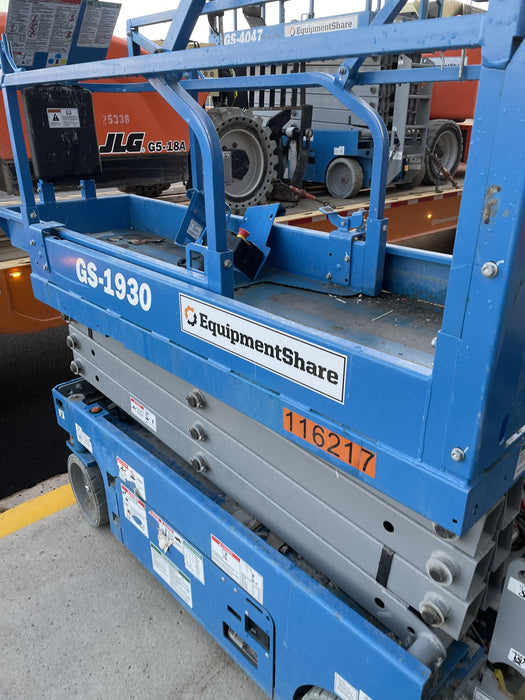 2020 Genie GS-1930 Solid Non Marking Tires, Beacon, Folding rails with half height swing gate