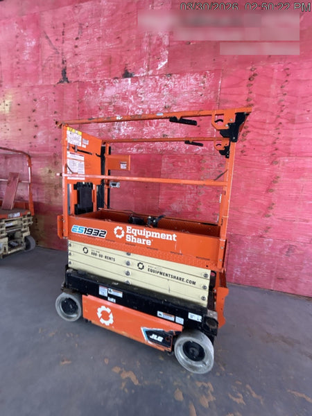 2022 JLG ES1932