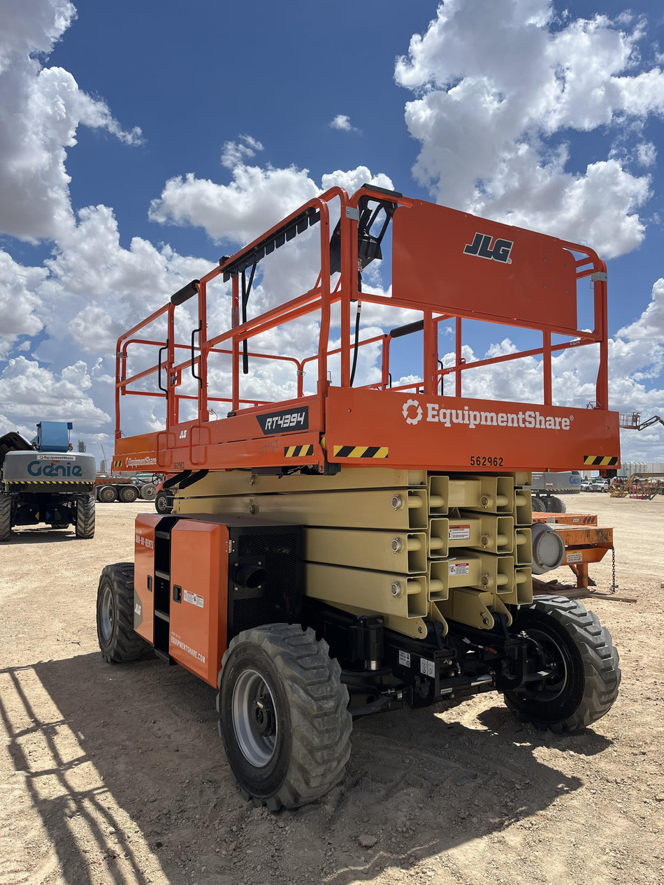 2025 JLG RT4394