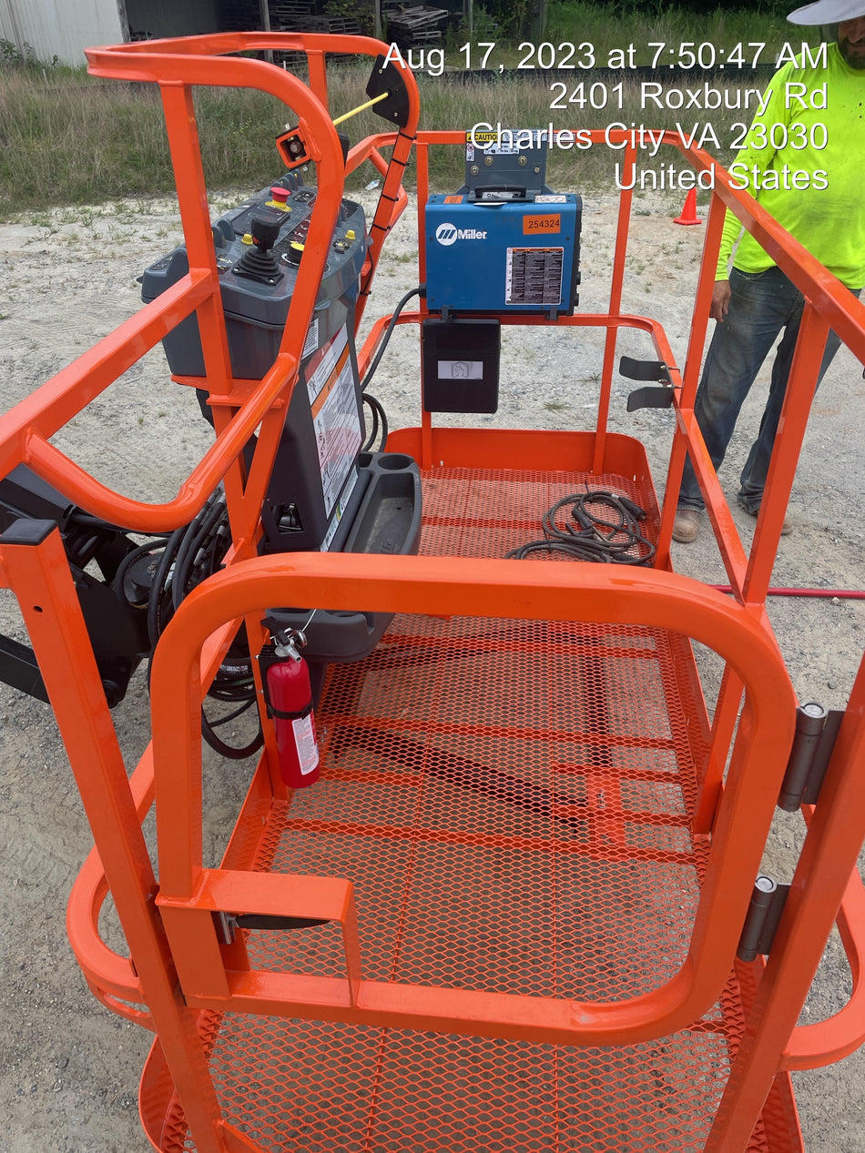 2023 JLG 660SJ