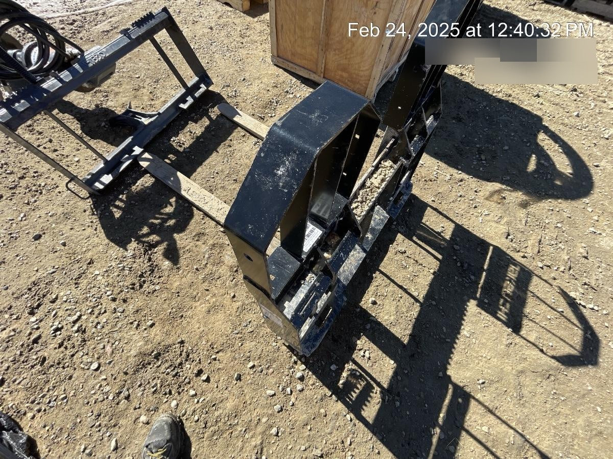2022 TAKEUCHI 48" Pallet Forks - Takeuchi