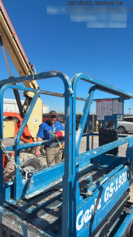 2017 Genie GS-1930 Genie GS-1930 Lift w/Fixed Rail and Chain Entry