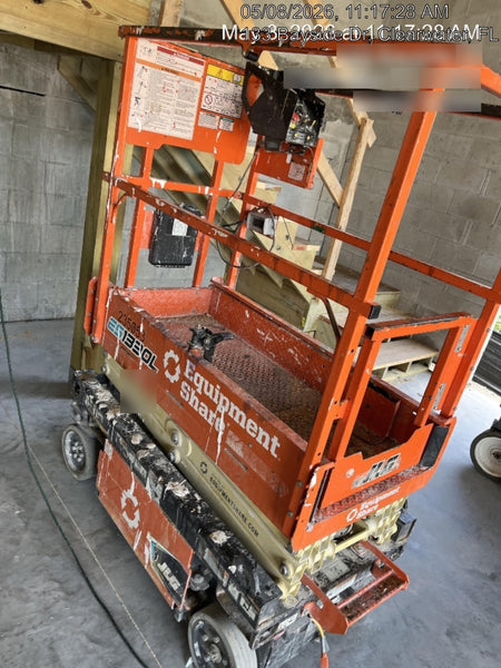 2022 JLG ES1330L