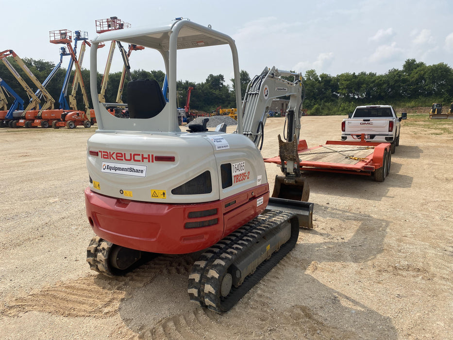 2021 TAKEUCHI TB235-2R