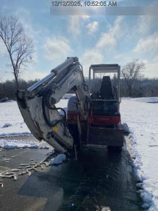 2019 Takeuchi TB260 Takeuchi TB260 Canopy w/Rubber Tracks, Auxiliary Hydraulics, Standard Blade, Manual QC, 12 / 18 / 24" Buckets, Hydraulic Thumb Installed