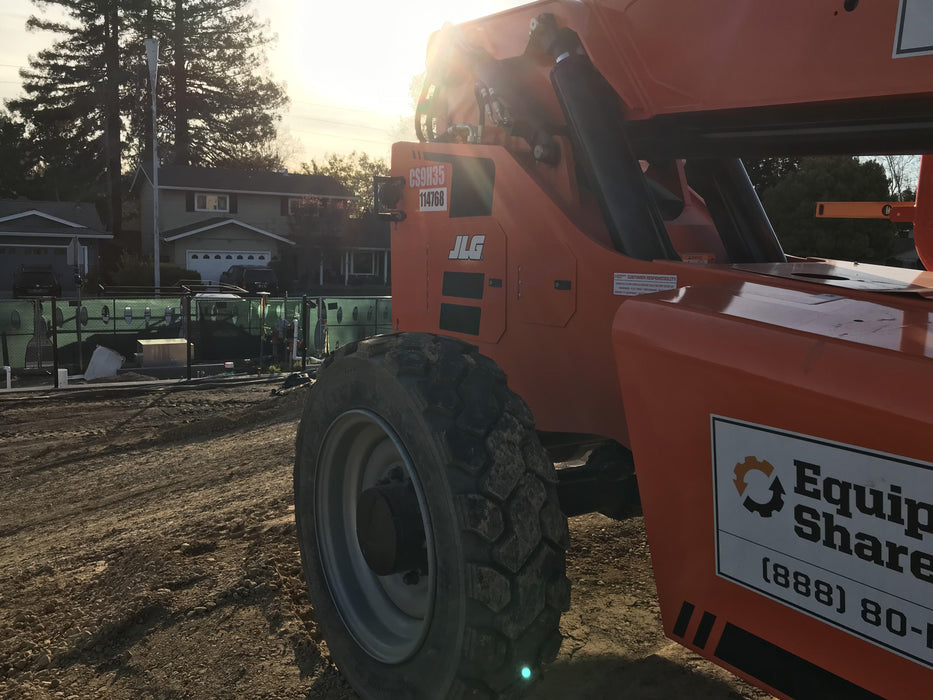 2020 Skytrak 8042 74 Hp, FF Tires, Work Lights, Beacon, Aux Hydraulics, Back up Alarm, Lifting Eye, ES Decals