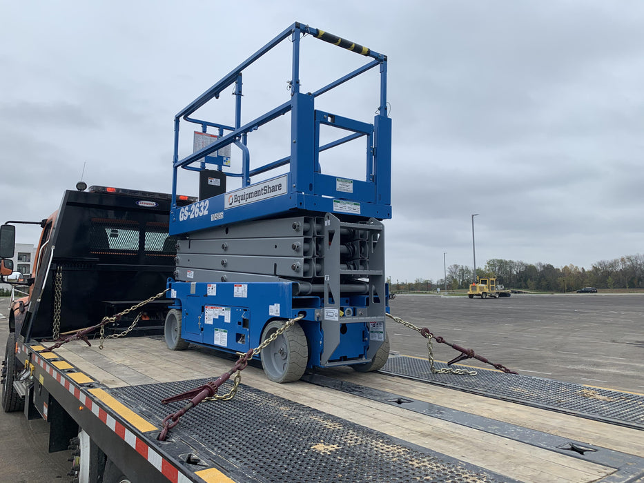 2020 Genie GS-2632 Solid NM Tires, Folding Rails with Half-Height Swing Gate, Beacon