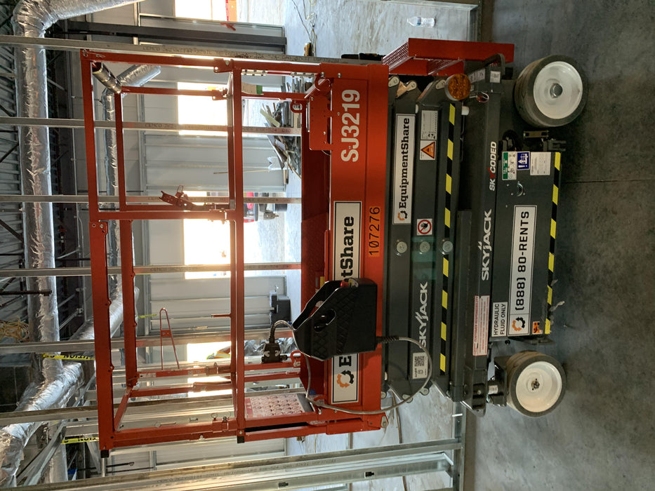 2020 Skyjack SJIII-3219 Solid NM Tires, Half height spring hinged entry gate, Dual Beacons, 800W Inverter