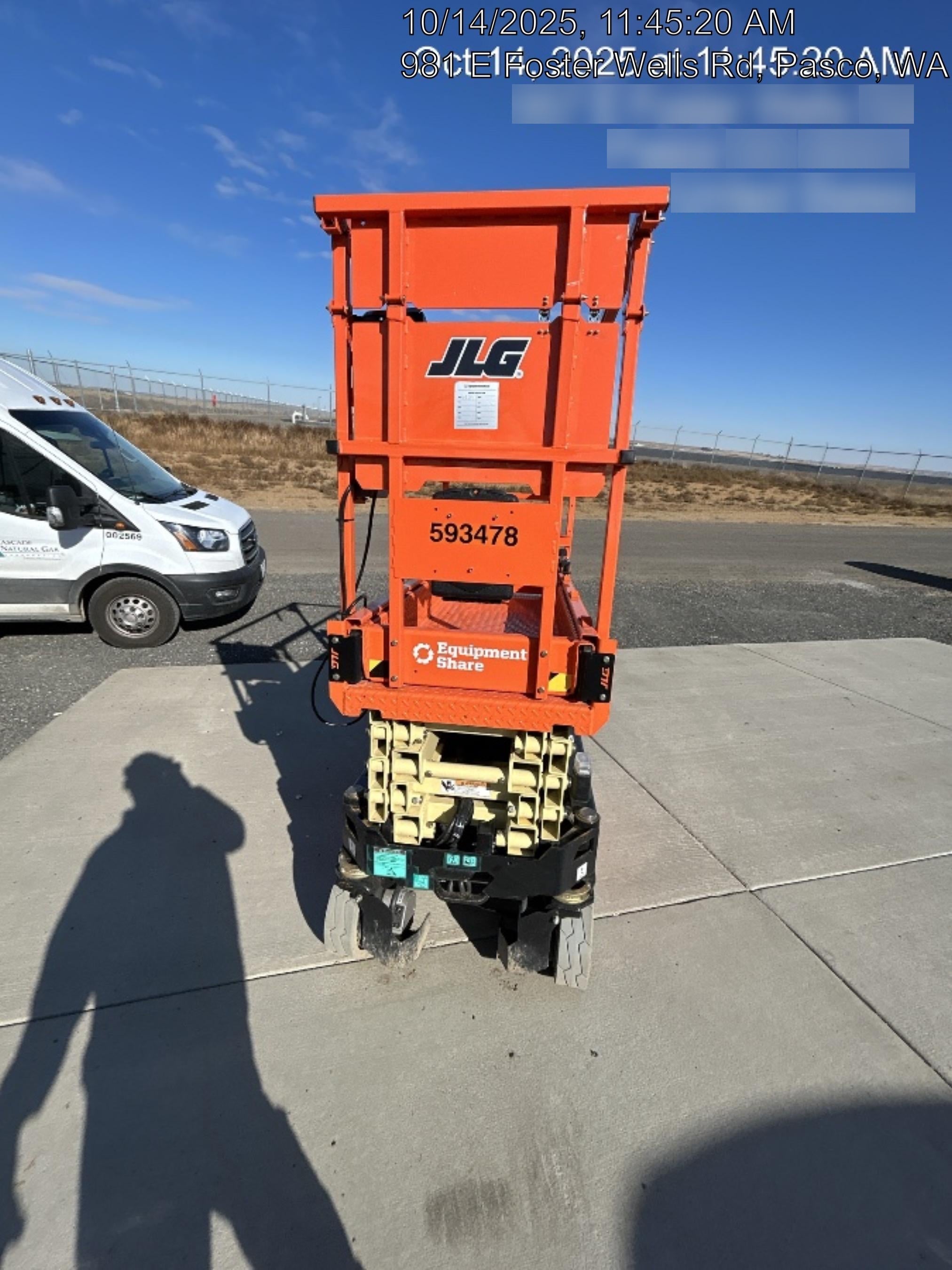 2025 JLG ES1932
